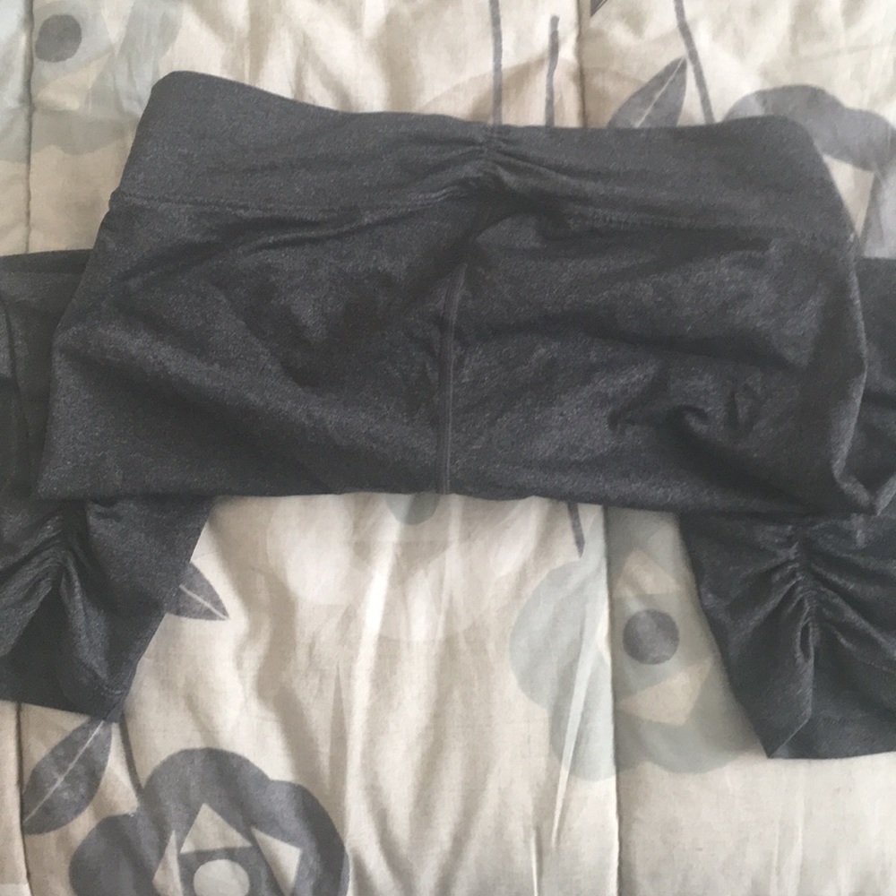 Calvin Klein Performance Capris - Picture 3 of 3